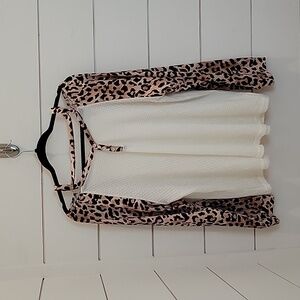 NWOT BOUTIQUE xl cheetah/leopard print top cutout shoulders
